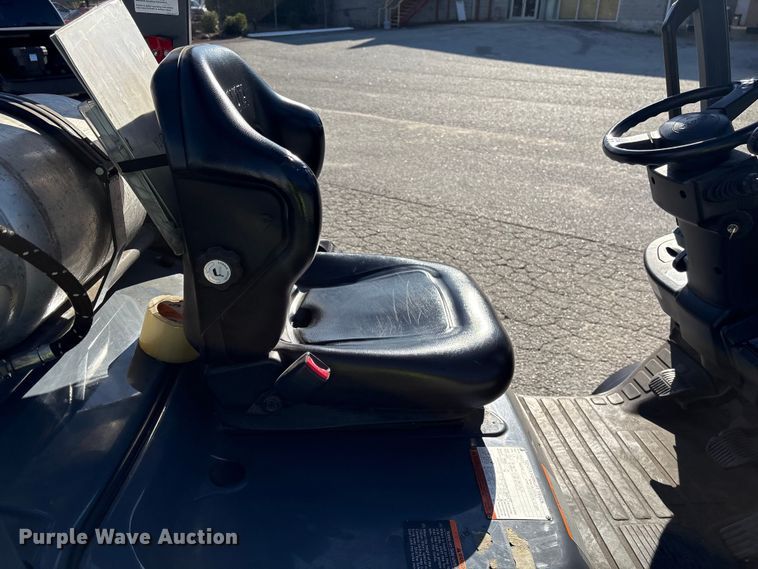 image for item EF1005 2015 Toyota 8FGU18 forklift