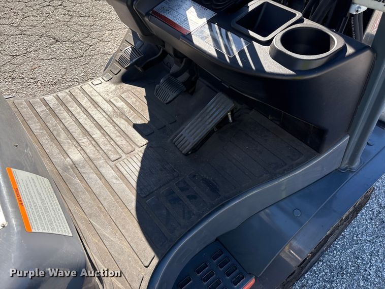 image for item EF1005 2015 Toyota 8FGU18 forklift