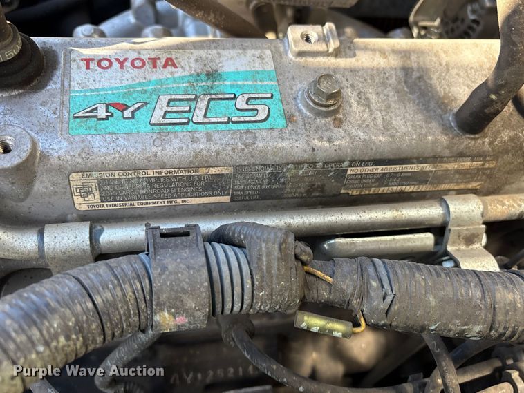 image for item EF1005 2015 Toyota 8FGU18 forklift