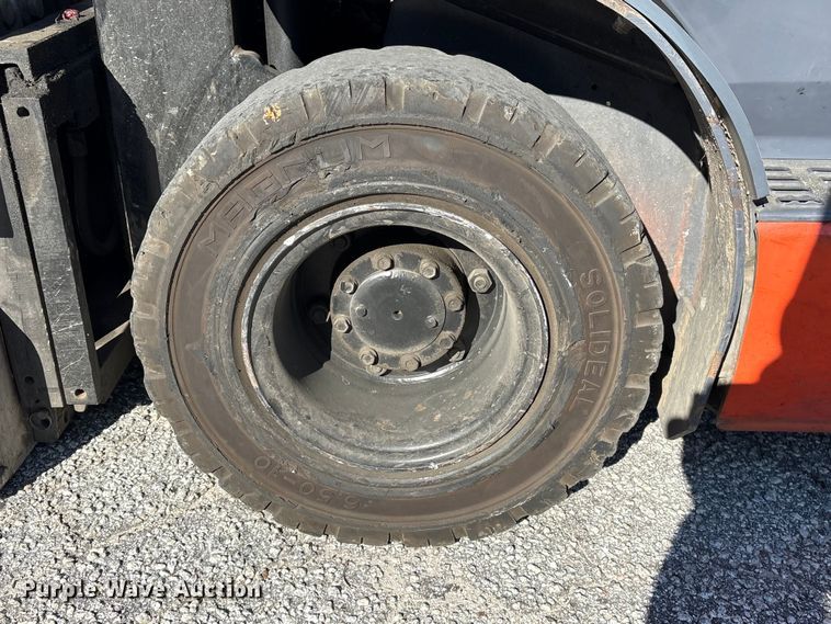 image for item EF1005 2015 Toyota 8FGU18 forklift