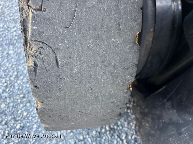 image for item EF1005 2015 Toyota 8FGU18 forklift