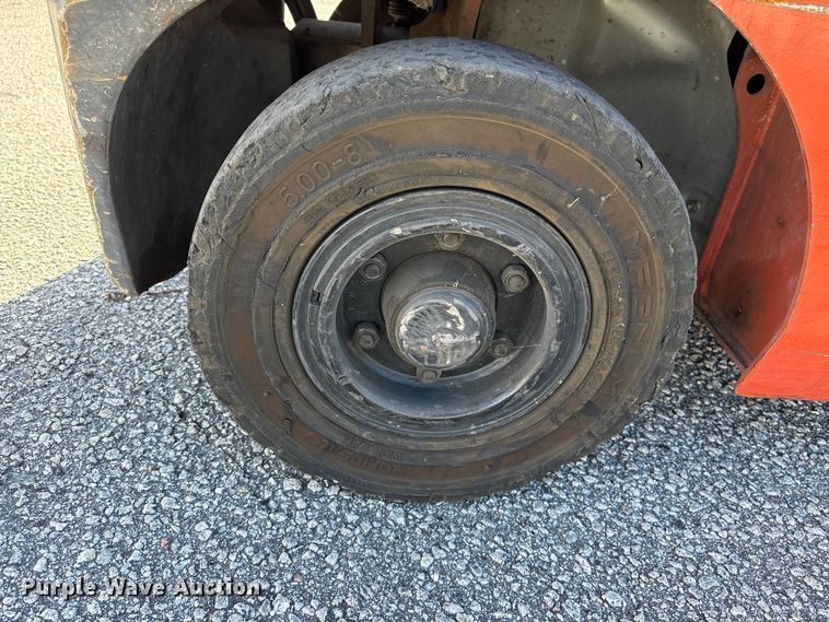 image for item EF1005 2015 Toyota 8FGU18 forklift