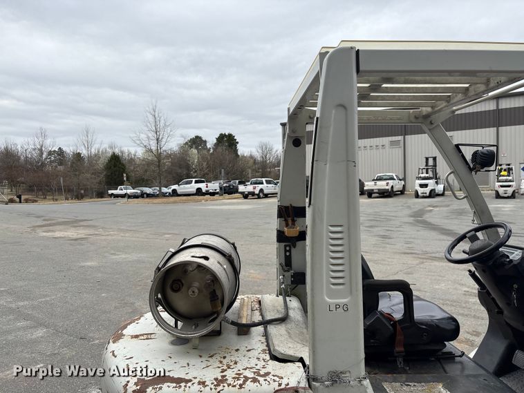 image for item EF1014 2016 UniCarriers PF70 forklift