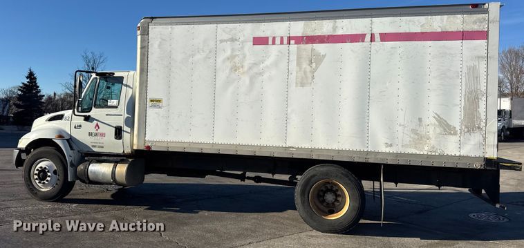 image for item EF2313 2005 International 4300 box truck