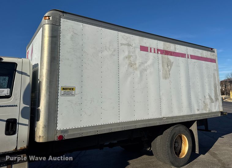 image for item EF2313 2005 International 4300 box truck