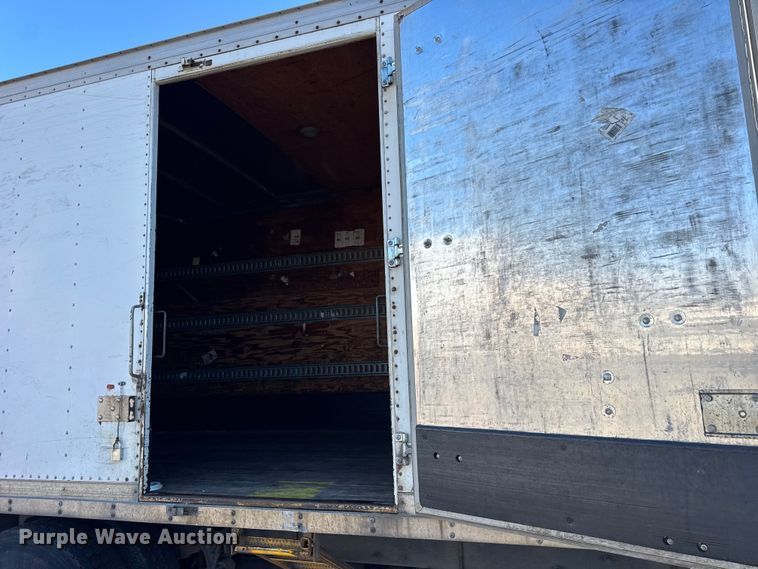 image for item EF2313 2005 International 4300 box truck