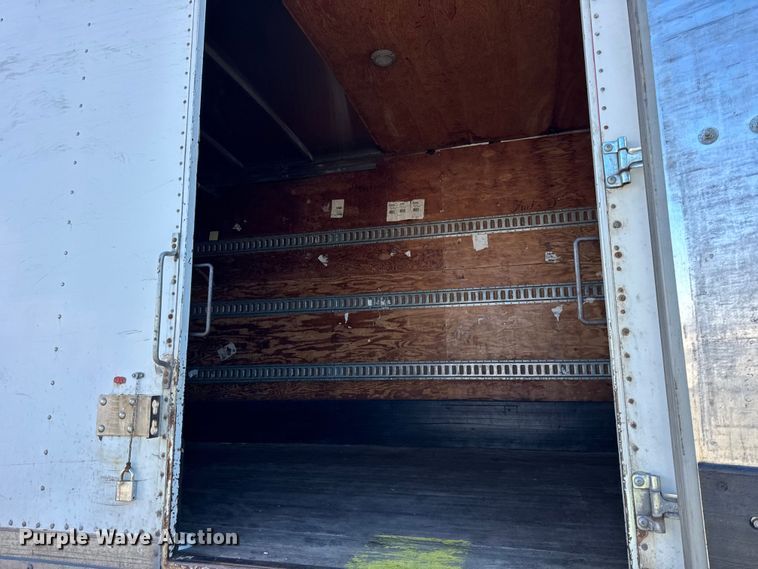 image for item EF2313 2005 International 4300 box truck