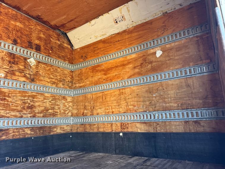 image for item EF2313 2005 International 4300 box truck