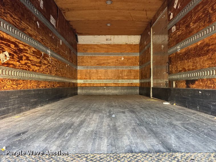 image for item EF2313 2005 International 4300 box truck