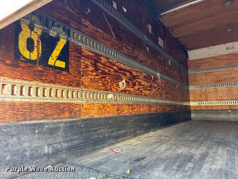 image for item EF2313 2005 International 4300 box truck