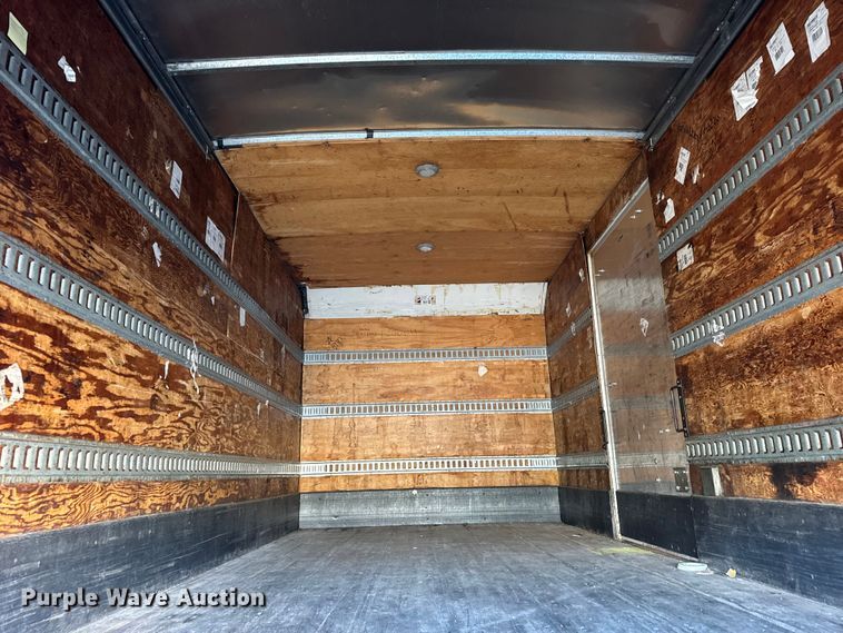 image for item EF2313 2005 International 4300 box truck