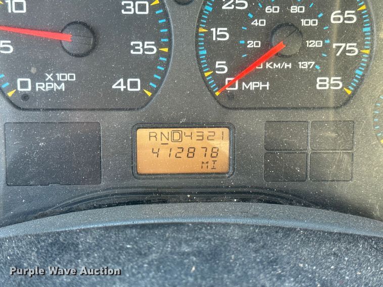 image for item EF2313 2005 International 4300 box truck