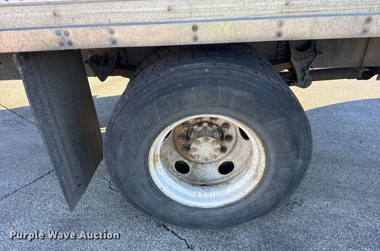 image for item EF2313 2005 International 4300 box truck