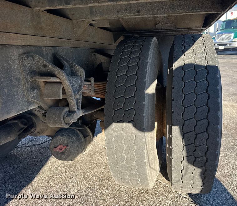 image for item EF2313 2005 International 4300 box truck