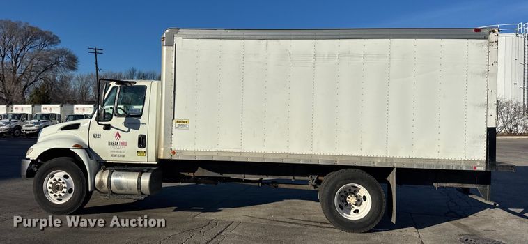 image for item EF2314 2005 International 4300 box truck