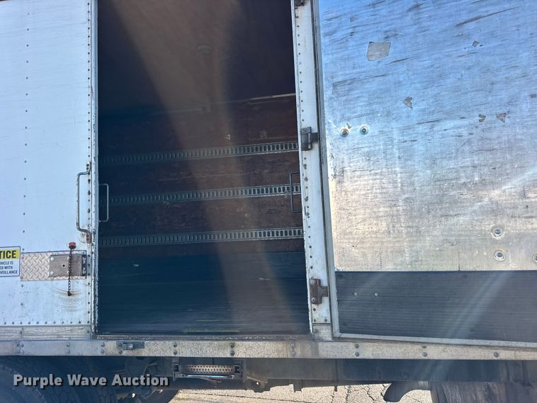 image for item EF2314 2005 International 4300 box truck