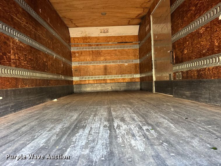 image for item EF2314 2005 International 4300 box truck