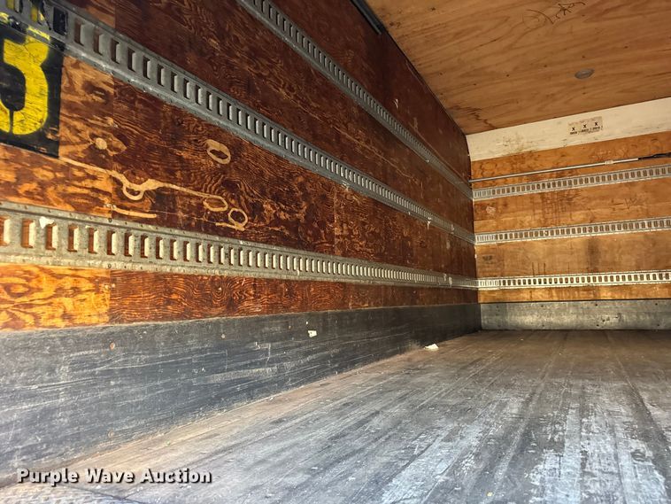 image for item EF2314 2005 International 4300 box truck