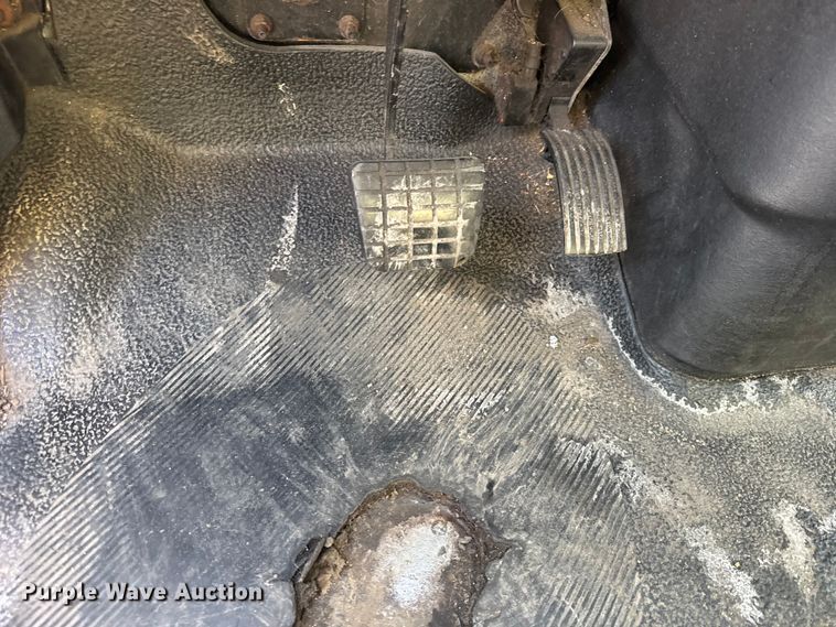 image for item EF2314 2005 International 4300 box truck