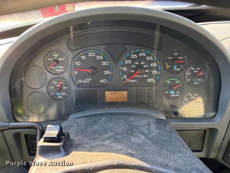 image for item EF2314 2005 International 4300 box truck