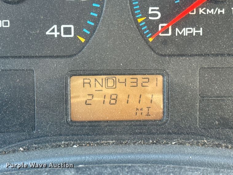 image for item EF2314 2005 International 4300 box truck