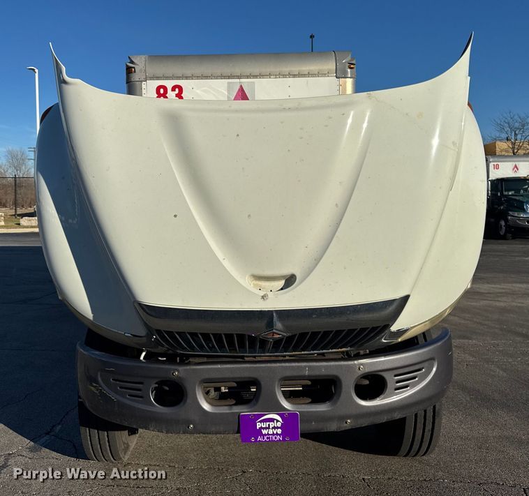 image for item EF2314 2005 International 4300 box truck