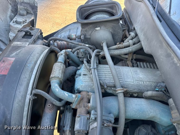 image for item EF2314 2005 International 4300 box truck