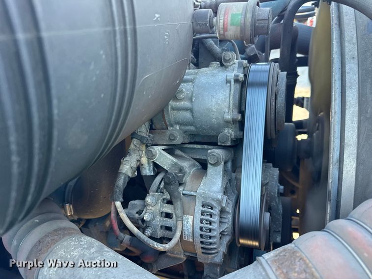 image for item EF2314 2005 International 4300 box truck