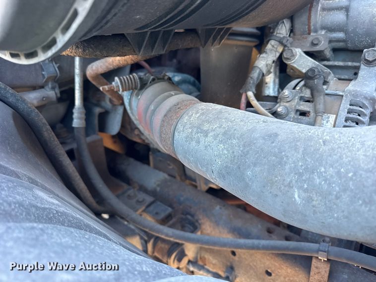 image for item EF2314 2005 International 4300 box truck