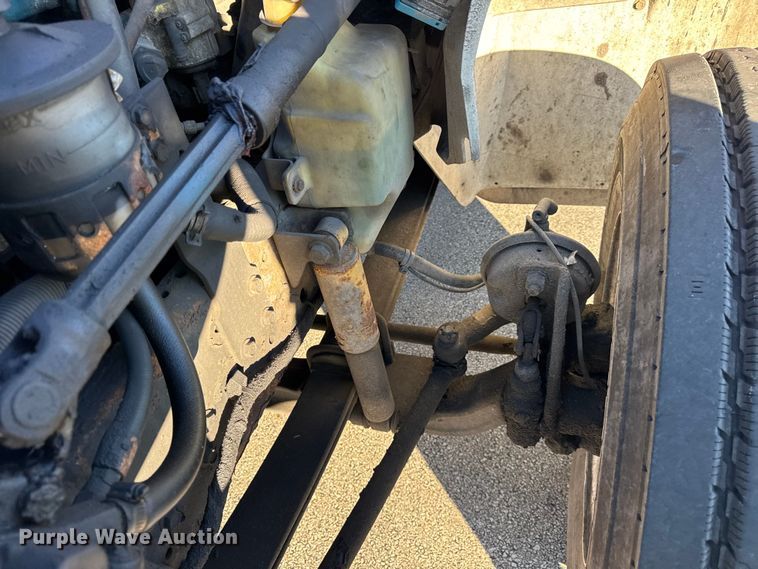 image for item EF2314 2005 International 4300 box truck