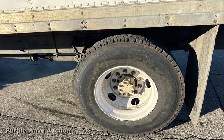 image for item EF2314 2005 International 4300 box truck