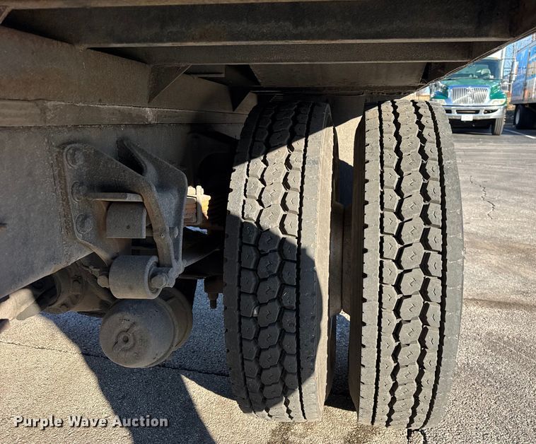 image for item EF2314 2005 International 4300 box truck