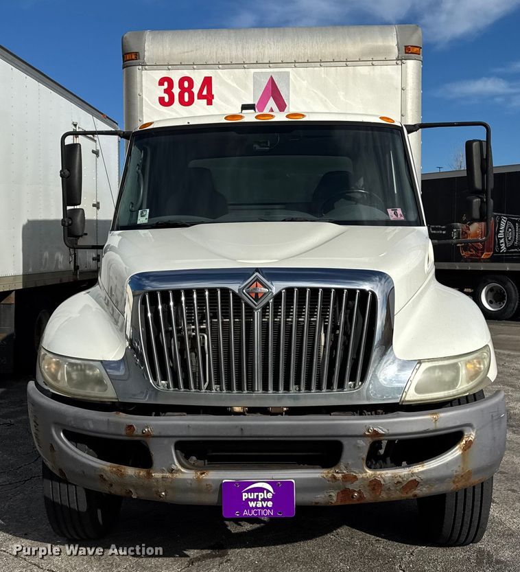 image for item EF2318 2007 International 4300 box truck