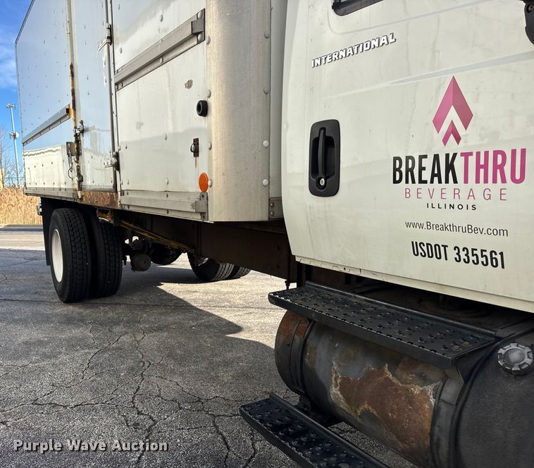 image for item EF2318 2007 International 4300 box truck