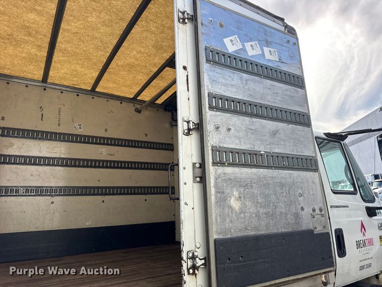 image for item EF2318 2007 International 4300 box truck