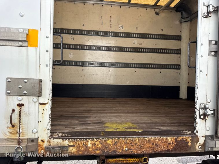 image for item EF2318 2007 International 4300 box truck