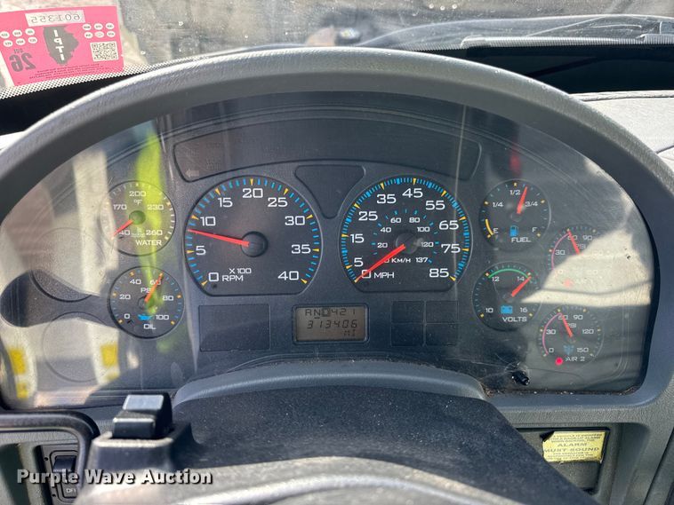 image for item EF2318 2007 International 4300 box truck