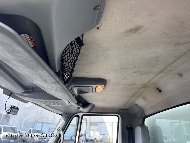 image for item EF2318 2007 International 4300 box truck