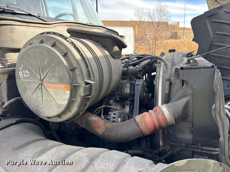 image for item EF2318 2007 International 4300 box truck