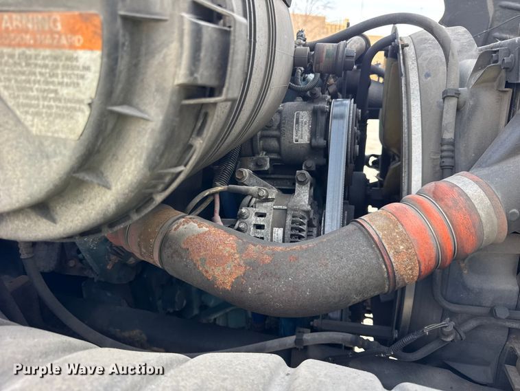 image for item EF2318 2007 International 4300 box truck