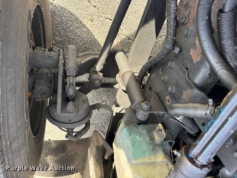 image for item EF2318 2007 International 4300 box truck