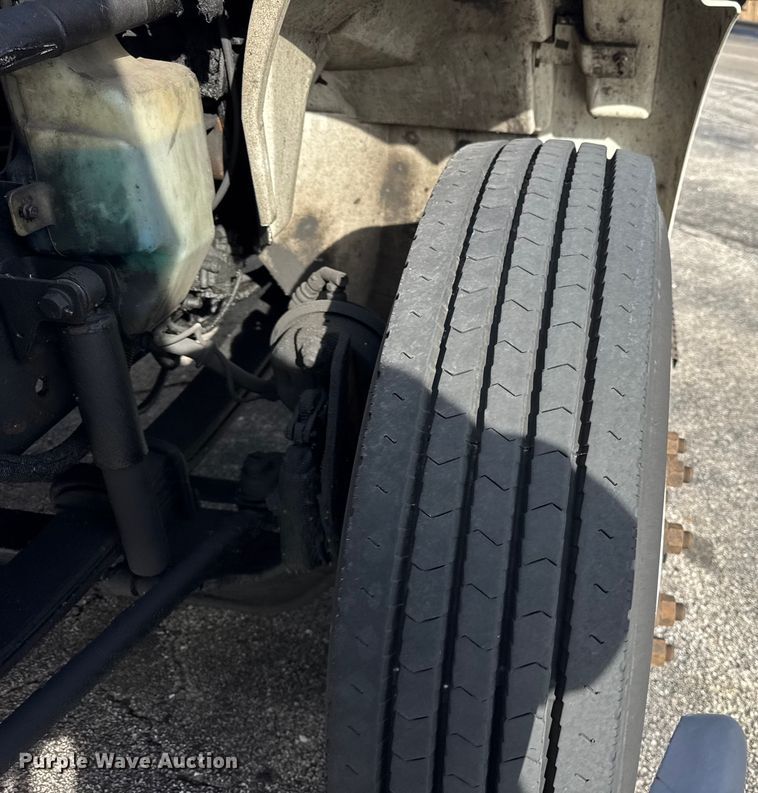 image for item EF2318 2007 International 4300 box truck