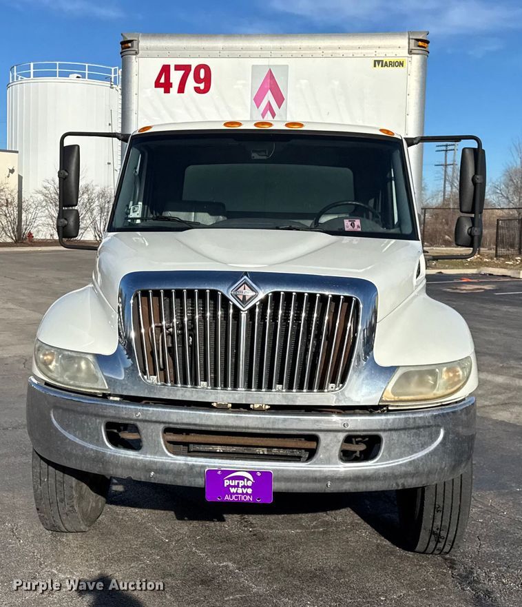 image for item EF2320 2005 International 4300 box truck