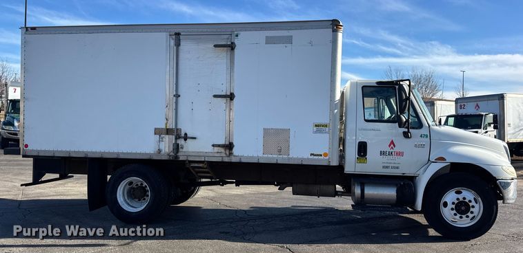 image for item EF2320 2005 International 4300 box truck