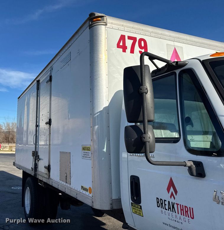 image for item EF2320 2005 International 4300 box truck