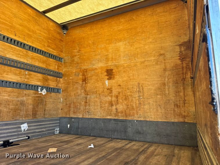 image for item EF2320 2005 International 4300 box truck