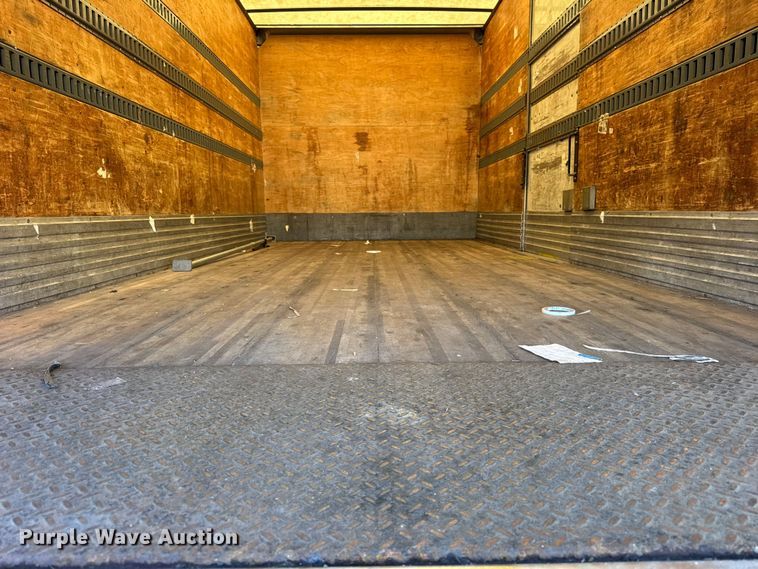 image for item EF2320 2005 International 4300 box truck