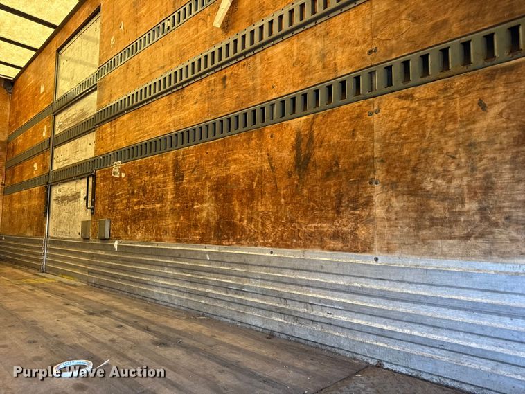 image for item EF2320 2005 International 4300 box truck