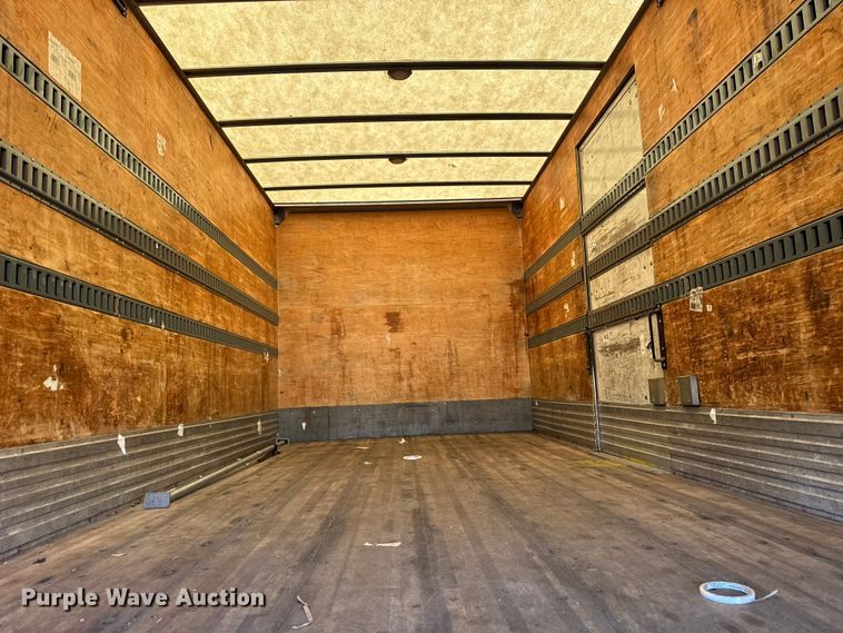 image for item EF2320 2005 International 4300 box truck