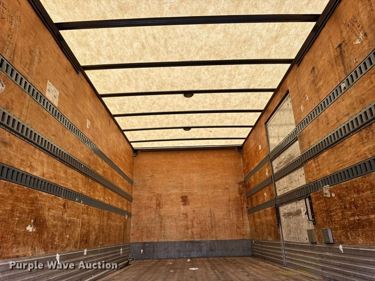 image for item EF2320 2005 International 4300 box truck